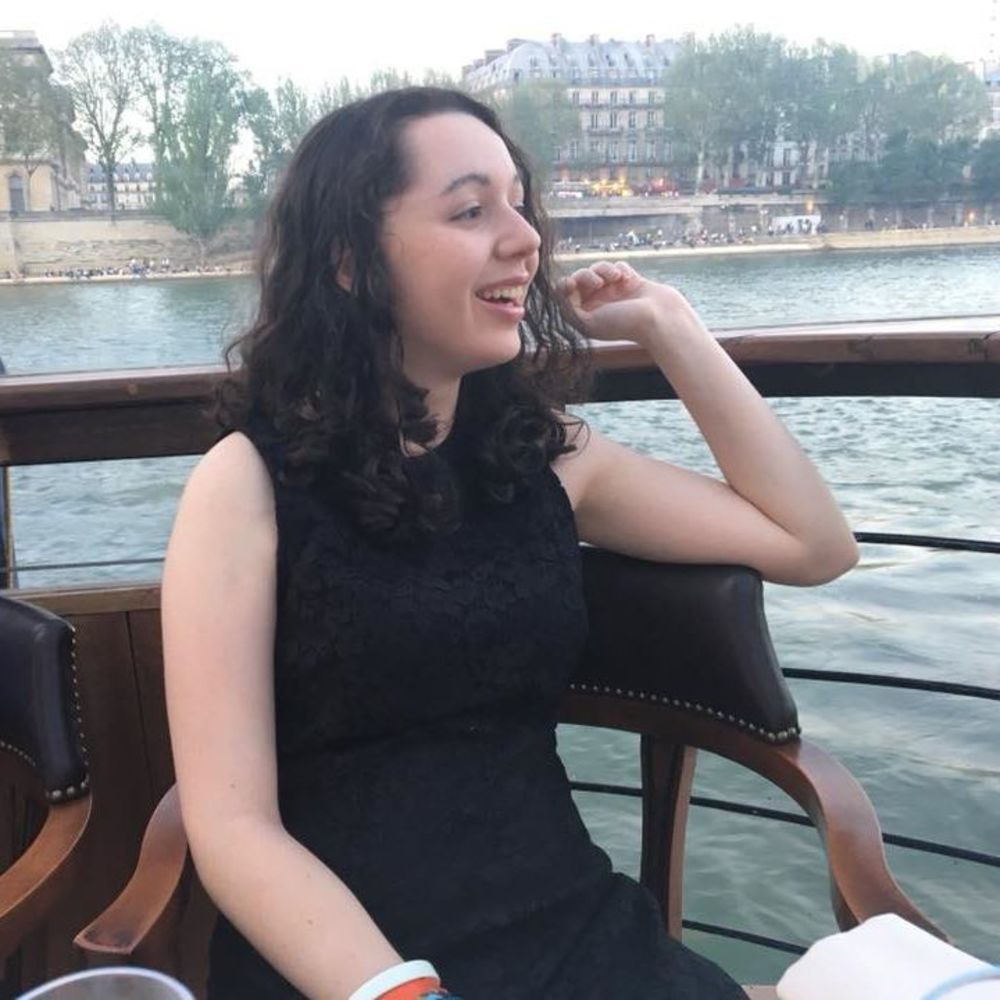Meet your Posher, Ana